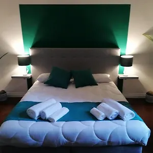 Shine House 3*, Rom Italien
